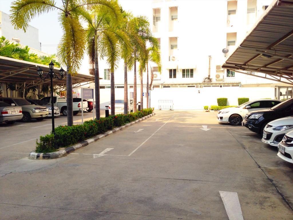 Baanbudsarin Apartment Sing Buri Bagian luar foto