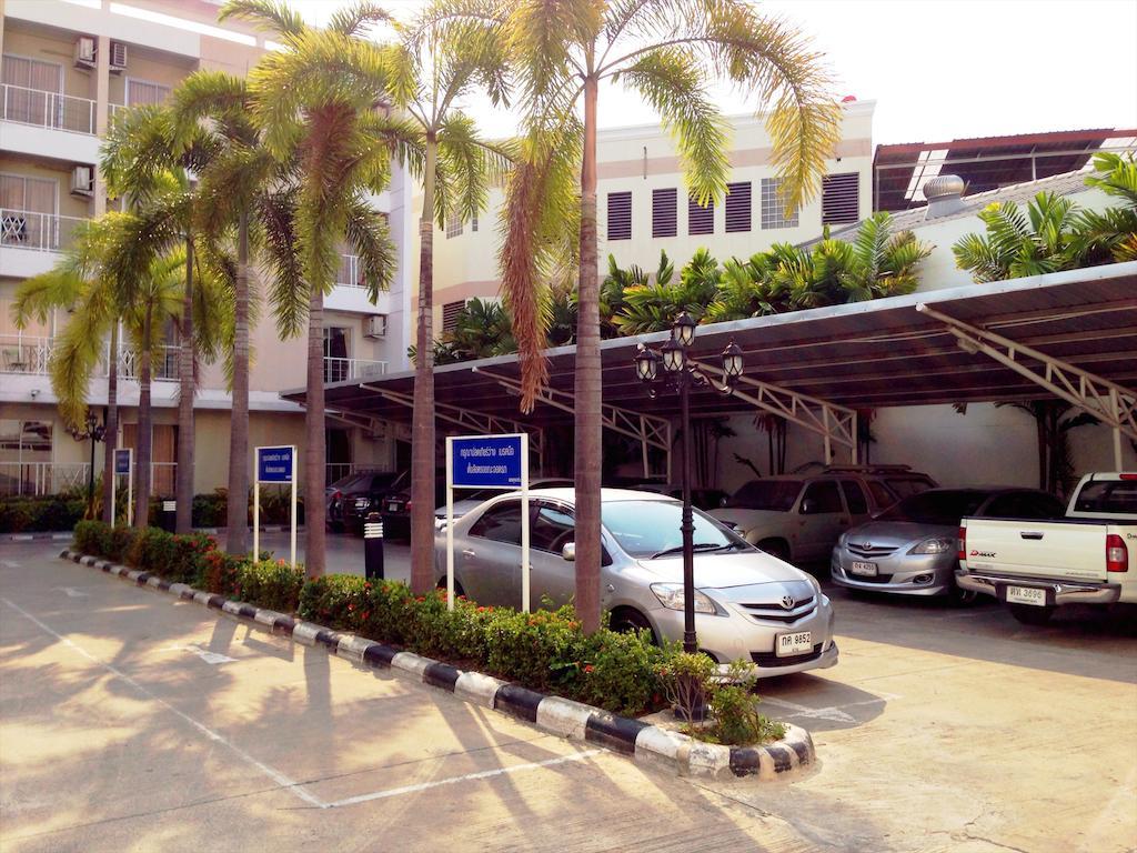 Baanbudsarin Apartment Sing Buri Bagian luar foto